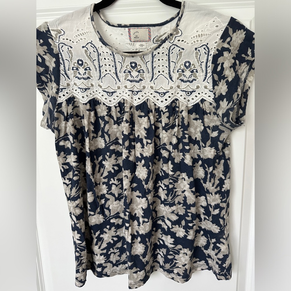 Anthropologie woman’s tops blue short sleeve size medium